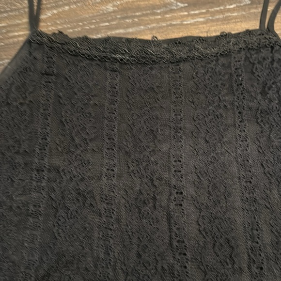 🟠 PANITTI BLACK LACE CAMI SIZE MEDIUM - Picture 2 of 4